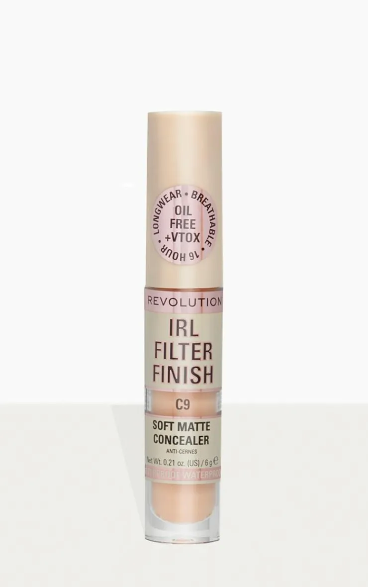 PrettyLittleThing Contouring*Revolution Irl Filter Finish Concealer -
