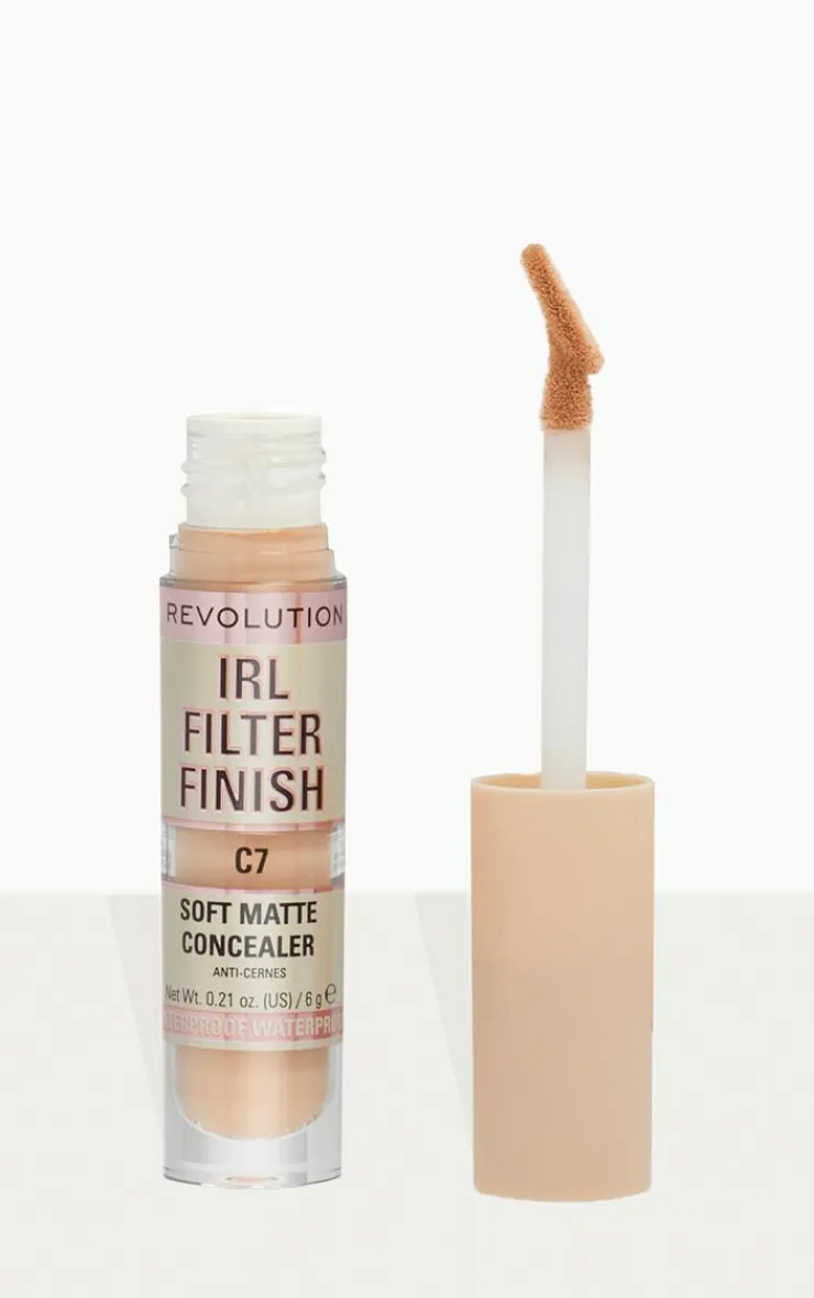 PrettyLittleThing Contouring*Revolution Irl Filter Finish Concealer -