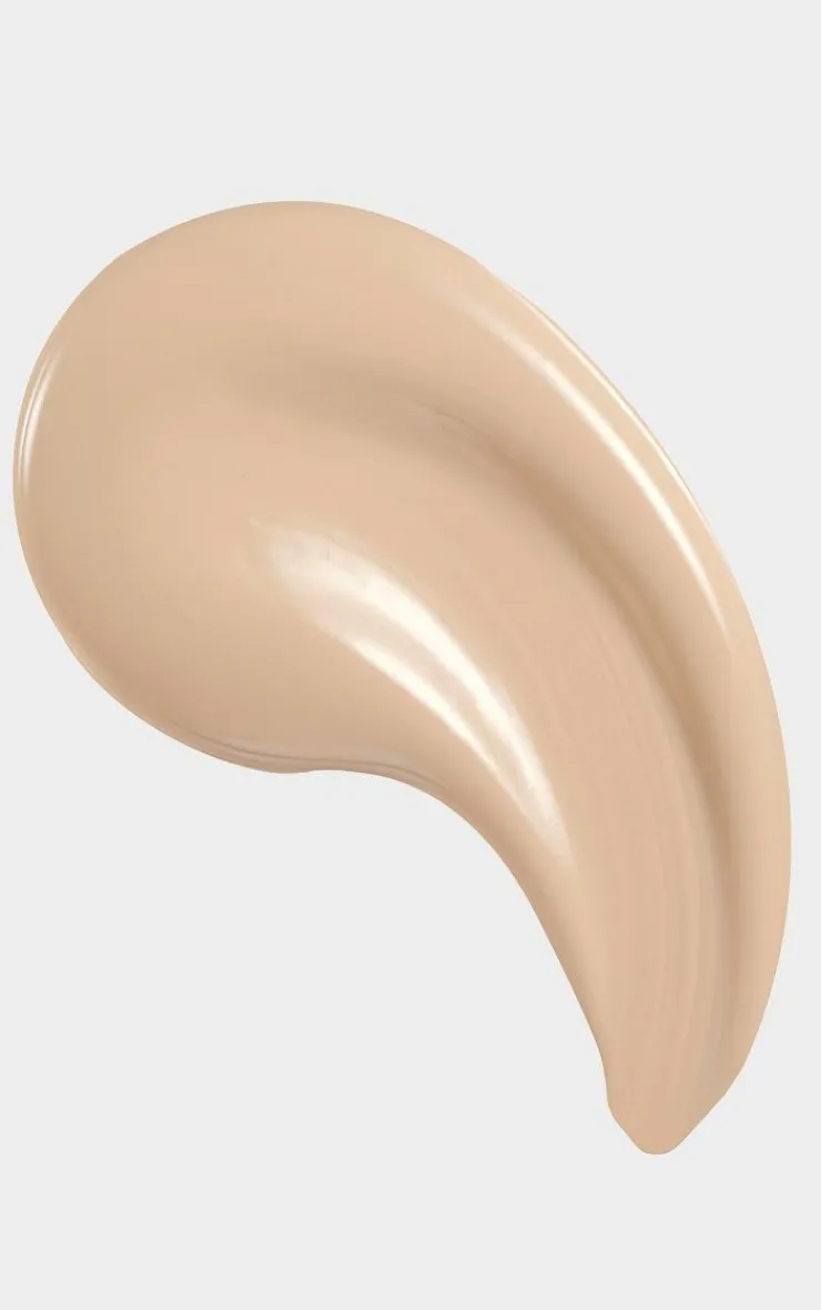 PrettyLittleThing Contouring*Revolution Irl Filter Finish Concealer -