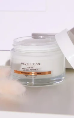 PrettyLittleThing Moisturizers*Revolution Skincare Moisture Cream SPF30 Normal to Oily Skin