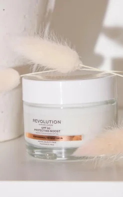 PrettyLittleThing Moisturizers*Revolution Skincare Moisture Cream SPF30 Normal to Oily Skin
