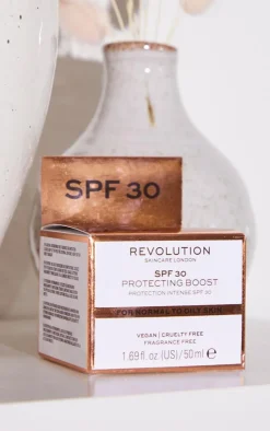 PrettyLittleThing Moisturizers*Revolution Skincare Moisture Cream SPF30 Normal to Oily Skin
