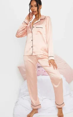 PrettyLittleThing Christmas Pajamas*Contrast Piping Satin Long PJ Set