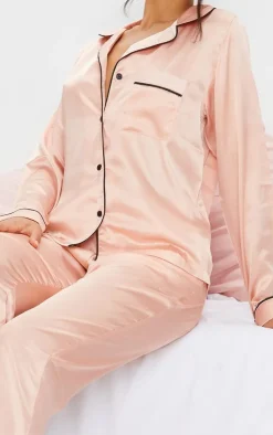 PrettyLittleThing Christmas Pajamas*Contrast Piping Satin Long PJ Set