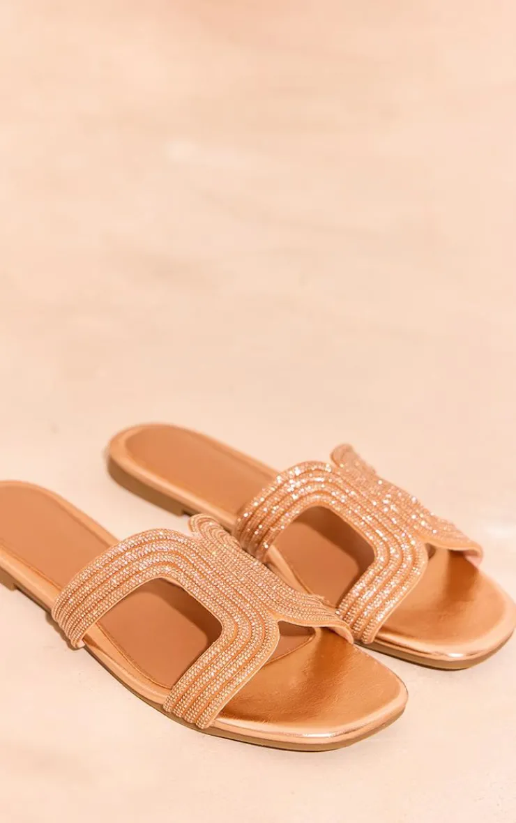 PrettyLittleThing Flat Sandals*PU Round Toe Diamante Cross Strap Flat Sandals