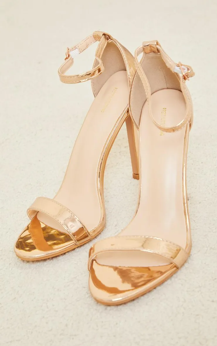 PrettyLittleThing Wide Fit Sandals*Wide Fit Clover Single Strap Heeled Sandal