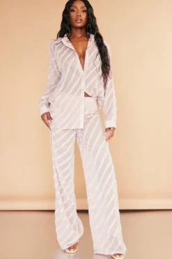 Sale PrettyLittleThing Rose Textured Chiffon Oversized Wide Leg Pants Rose.