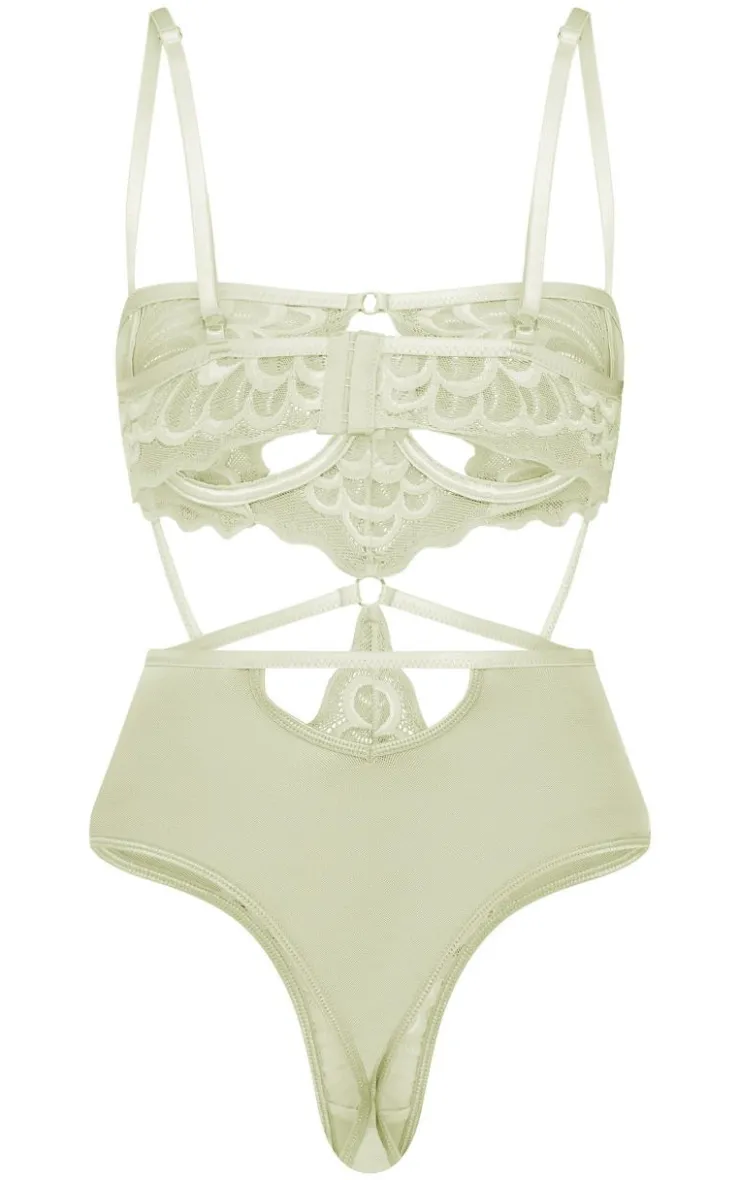 PrettyLittleThing Christmas Shop*Underwired Cut Out Lace Bodysuit