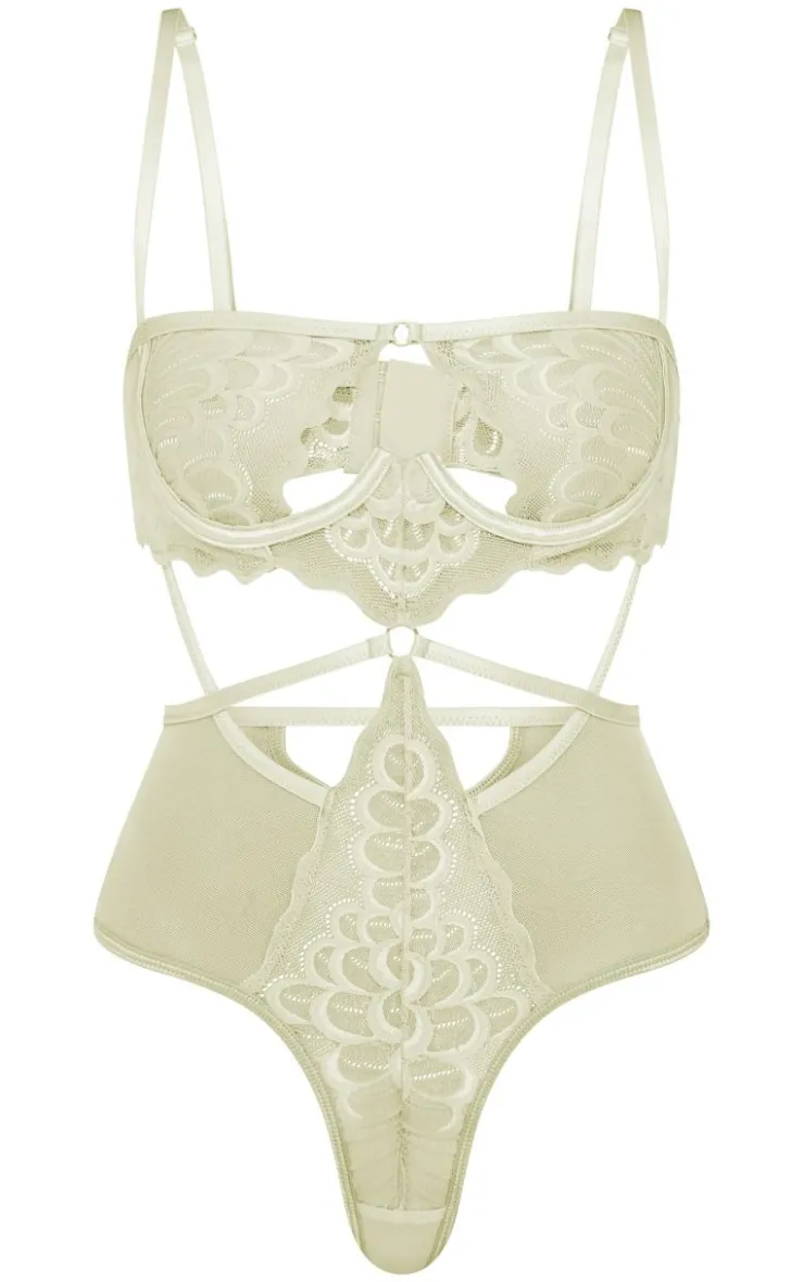 PrettyLittleThing Christmas Shop*Underwired Cut Out Lace Bodysuit