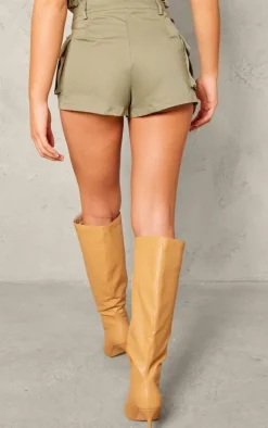 Online PrettyLittleThing Woven Cargo Zip Front Hot Pants Sage