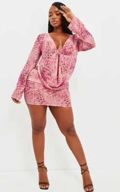 Sale PrettyLittleThing Shape Chiffon Leopard Printed Long Sleeve Plunge Top Baby Pink