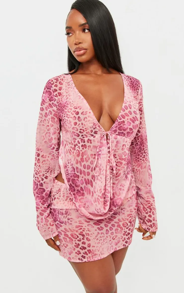 PrettyLittleThing Shape Chiffon Leopard Printed Mini Skirt Baby Pink