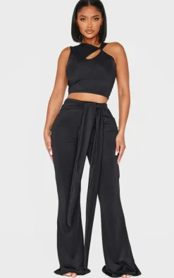 Hot PrettyLittleThing Shape Sculpt Twist Shoulder Crop Top Black