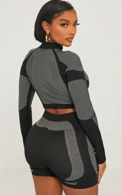 Online PrettyLittleThing Shape Seamless Contrast Detail Long Sleeve Crop Top Black