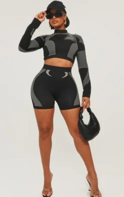 Online PrettyLittleThing Shape Seamless Contrast Detail Long Sleeve Crop Top Black