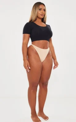 PrettyLittleThing Snatched*Shape Stretch Seamless Scoop Neck Crop T Shirt