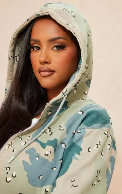 PrettyLittleThing Blue Sweatsuits*Shape Cropped Camo Hoodie