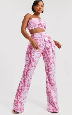 Best PrettyLittleThing Shape Camo Printed Bandeau Bright Pink