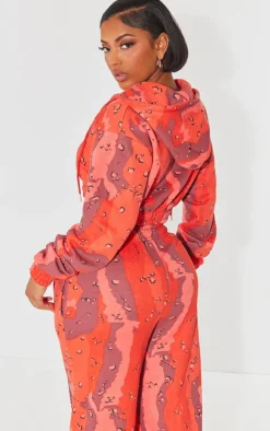 New PrettyLittleThing Shape Cropped Camo Hoodie Bright Red