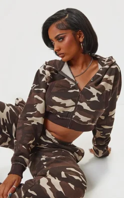 Outlet PrettyLittleThing Shape Camo Print Hooded Zip Up Crop Top Brown