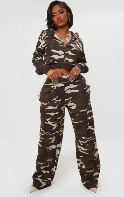 Outlet PrettyLittleThing Shape Camo Print Hooded Zip Up Crop Top Brown