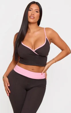 Online PrettyLittleThing Shape Contrast Vest Top Brown