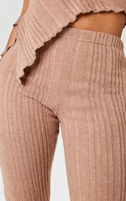 PrettyLittleThing Shape Chocolate Brushed Rib Side Split Leggings Chocolate.