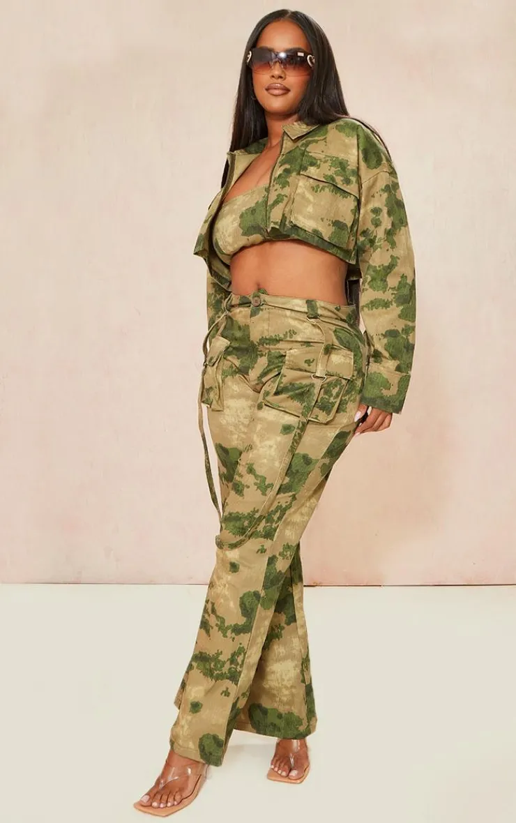 Best PrettyLittleThing Shape Camo Printed High Waisted Cargo's Green