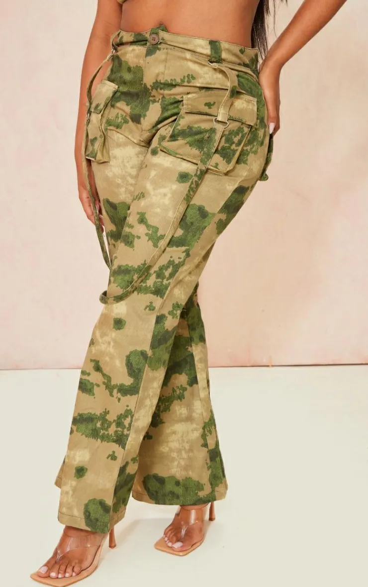 Best PrettyLittleThing Shape Camo Printed High Waisted Cargo's Green