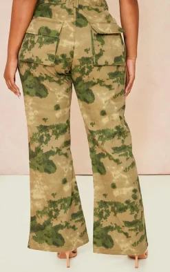 Best PrettyLittleThing Shape Camo Printed High Waisted Cargo's Green