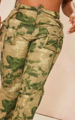 Best PrettyLittleThing Shape Camo Printed High Waisted Cargo's Green