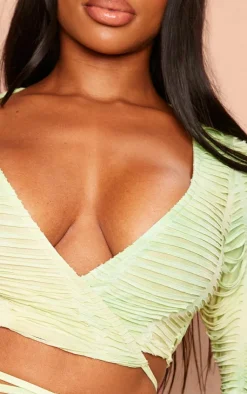 Discount PrettyLittleThing Shape Shredded Seamless Tie Crop Top Green