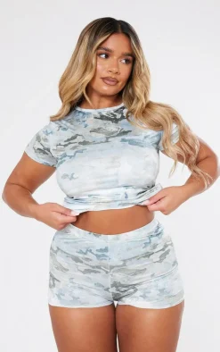 Clearance PrettyLittleThing Shape Slinky Camo Print Low Rise Hot Pants Green
