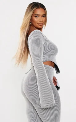 New PrettyLittleThing Shape Ribbed Bardot Flare Split Sleeve Crop Top Light Grey