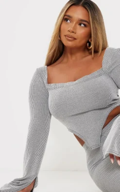 New PrettyLittleThing Shape Ribbed Bardot Flare Split Sleeve Crop Top Light Grey