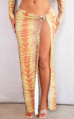 Online PrettyLittleThing Shape Printed Knot Side Maxi Skirt Orange