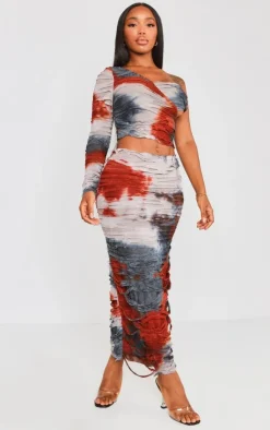 PrettyLittleThing Shape Distressed Maxi Skirt Red