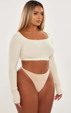 PrettyLittleThing Snatched*Shape Stretch Seamless Scoop Neck Long Sleeve Crop Top