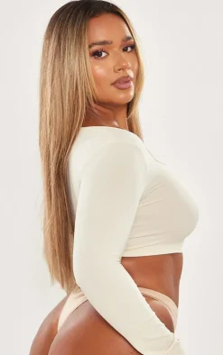 PrettyLittleThing Snatched*Shape Stretch Seamless Scoop Neck Long Sleeve Crop Top