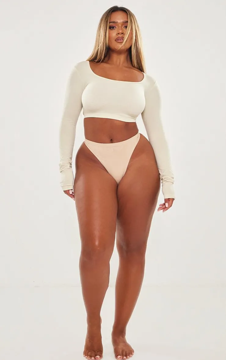 PrettyLittleThing Snatched*Shape Stretch Seamless Scoop Neck Long Sleeve Crop Top