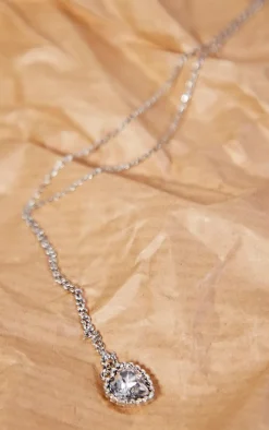 PrettyLittleThing Necklaces*Dainty Diamante Heart Charm Necklace