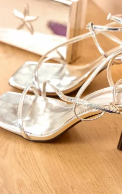 PrettyLittleThing Heeled Sandals*Metallic PU Square Toe Asymmetric Strap Barely There Heeled Sandals