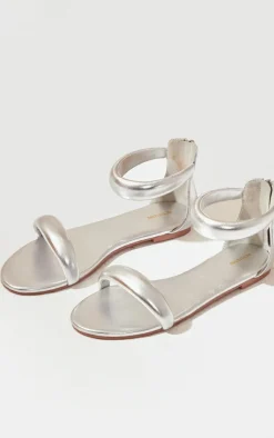 PrettyLittleThing Flat Sandals*Silver Padded Strap Stitch Detail Zip Sandals