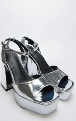 PrettyLittleThing Platform Sandals*PU Strap Detail Flare Platform Heeled Sandals