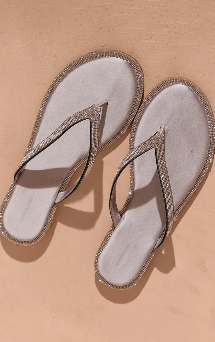 PrettyLittleThing Flat Sandals*Satin Round Toe Thong Diamante Trim Flat Sandals