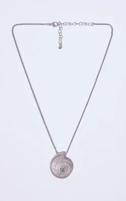PrettyLittleThing Necklaces*Shell Pendant Necklace