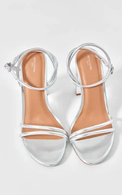 PrettyLittleThing Wide Fit Sandals*Wide Fit Metallic PU Round Toe Barely There Block Heeled Sandals