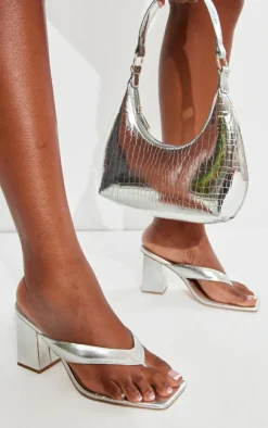 PrettyLittleThing Wide Fit Heels*Wide Fit Pu Square Toe Thong Block Mid Heeled Mules