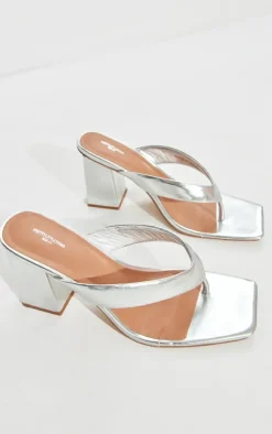 PrettyLittleThing Wide Fit Heels*Wide Fit Pu Square Toe Thong Block Mid Heeled Mules