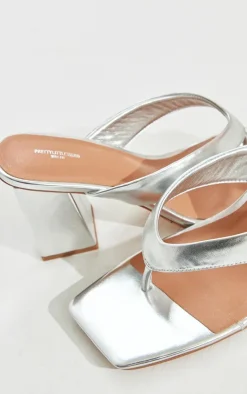 PrettyLittleThing Wide Fit Heels*Wide Fit Pu Square Toe Thong Block Mid Heeled Mules